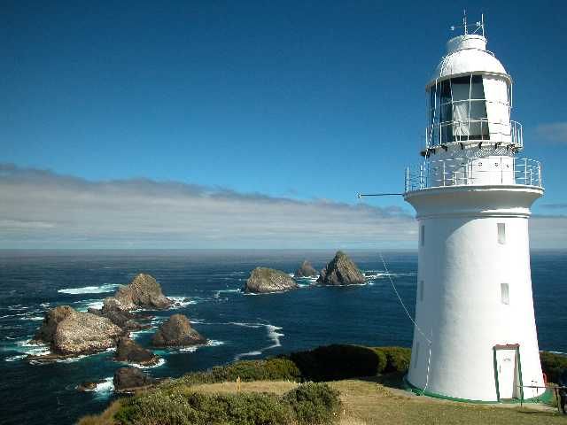 File:Maatsuyker lighthouse.jpg