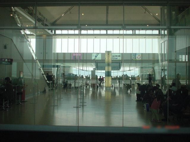 File:New Kitakyushu Airport terminal interior.jpg