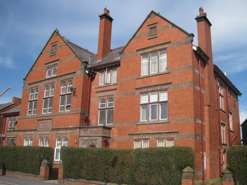 File:Old Court House, Westminster Road (geograph 2915832).jpg