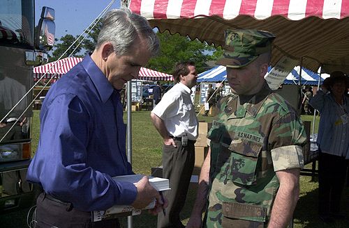 File:OliverNorthBookSigning.jpg