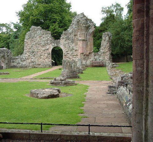 File:Dryburgh Abbey.jpg