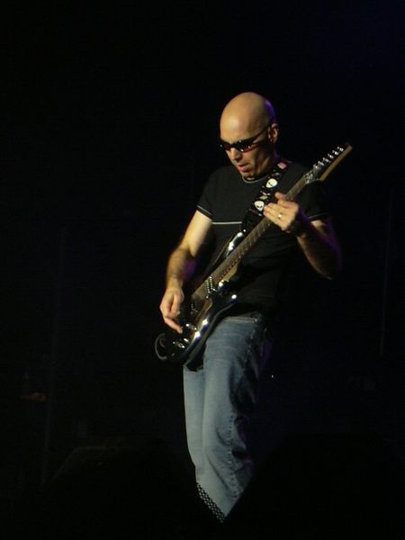 File:Joe satriani.jpg