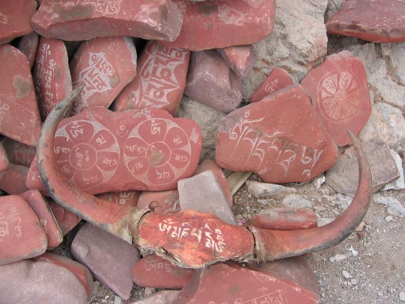 File:Mantras caved into rock in Tibet.jpg