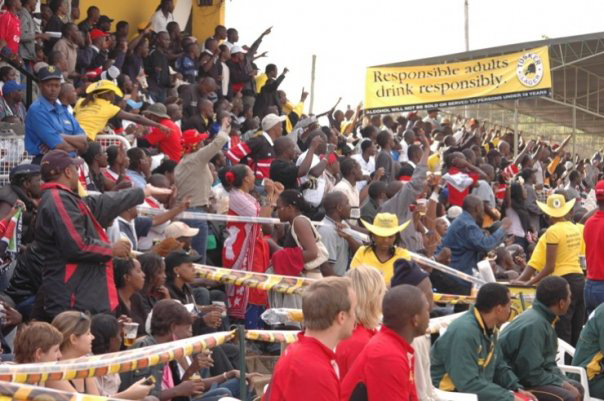 File:RFUEA Crowd.png