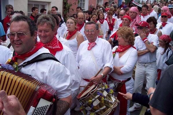 File:Red obby oss party 20050502.jpg