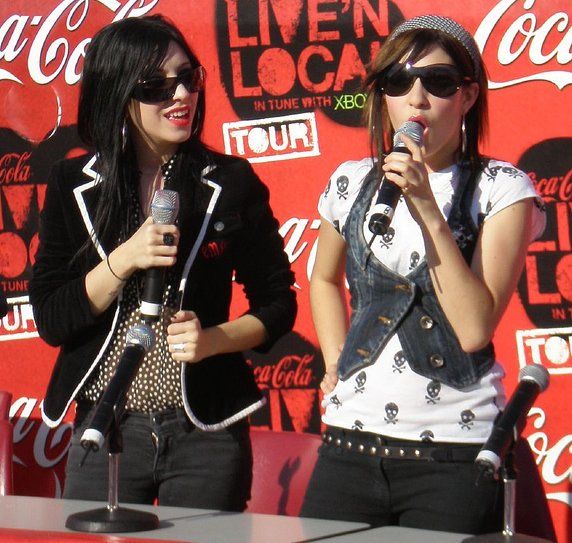 File:The Veronicas interviewed 2006.jpg