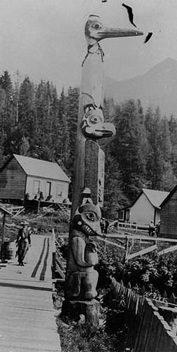 File:Tlingit totem pole.jpg