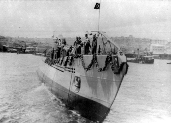 File:Turkish submarine Atilay 1939.jpg