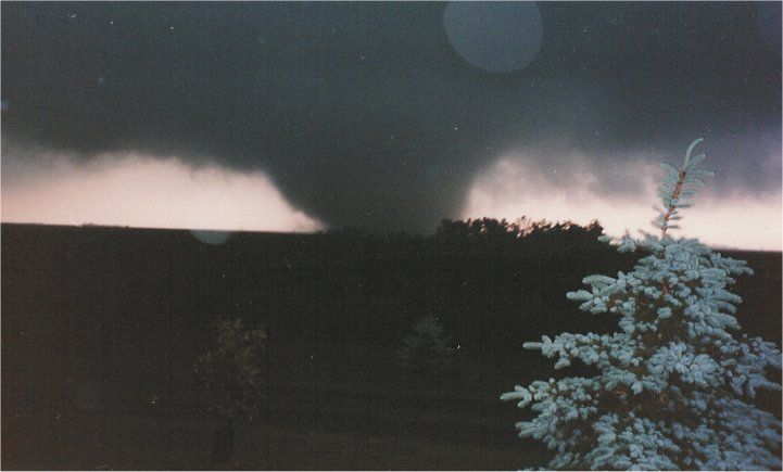 File:16 June 1992 Chandler tornado.jpg