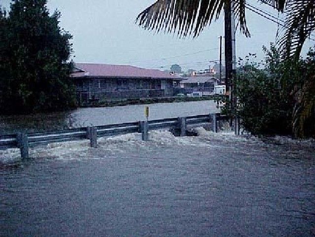 File:2000 Hawaii flood.jpg