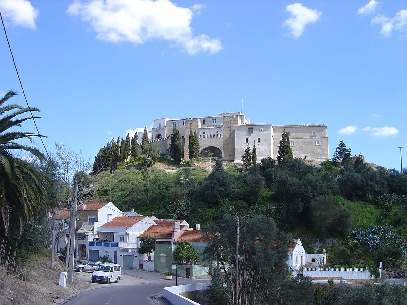 File:2007.03.23.pt.AlcacerdoSal.Castelo.Pousada.jpg