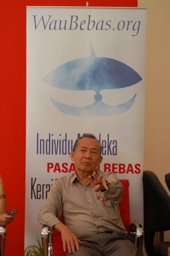 File:200802KhooKayKim.jpg