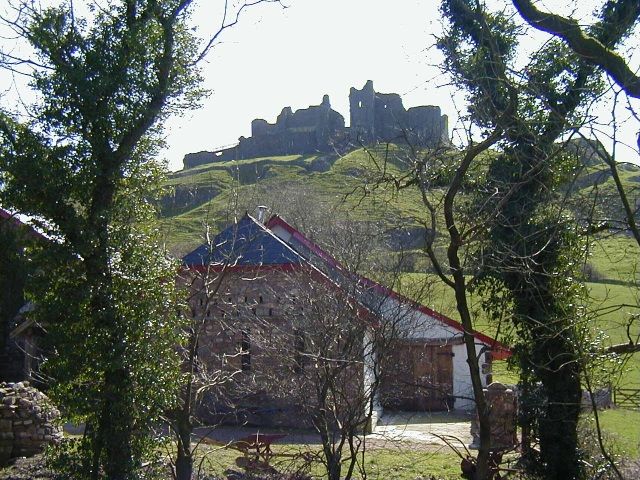 File:Careg Cennen Castle.jpg