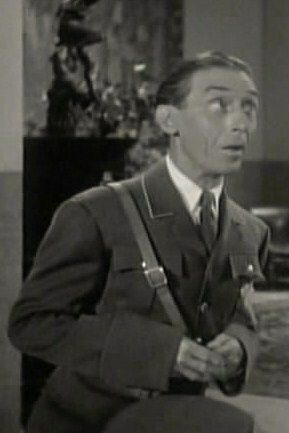 File:Charley Rogers in Nazty Nuisance.jpg