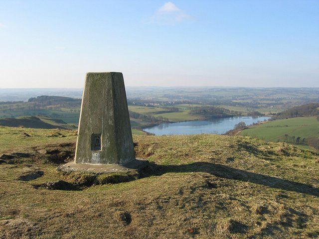 File:Cockleroy summit - geograph.org.uk - 290416.jpg