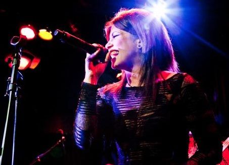 File:Fabiana Masili singing - 2012.jpg