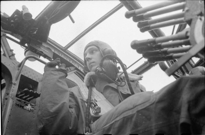 File:Halifax pilot WWII IWM D 6051.jpg