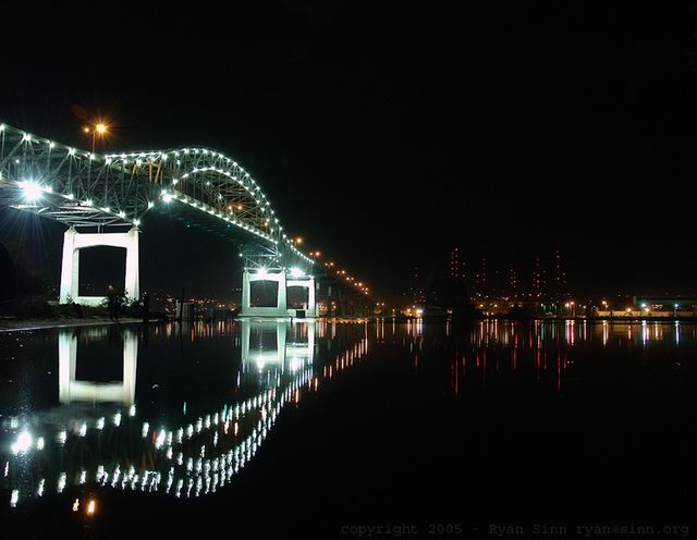 File:Ryansinn-bongbridgeatnight.jpg