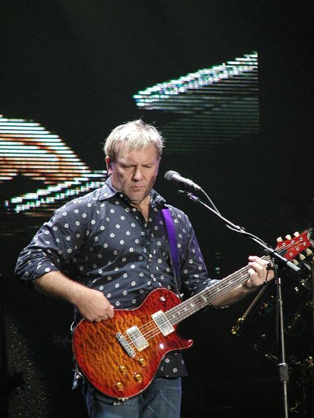 File:Alex-Lifeson.jpg