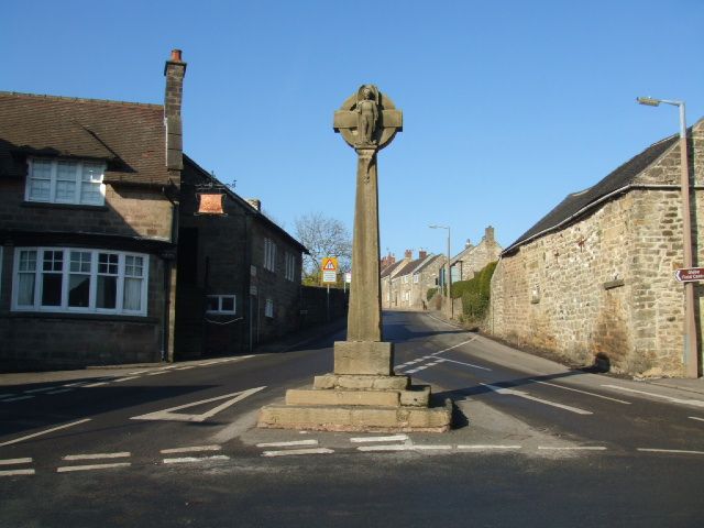 File:Crich Cross - geograph.org.uk - 3339957.jpg