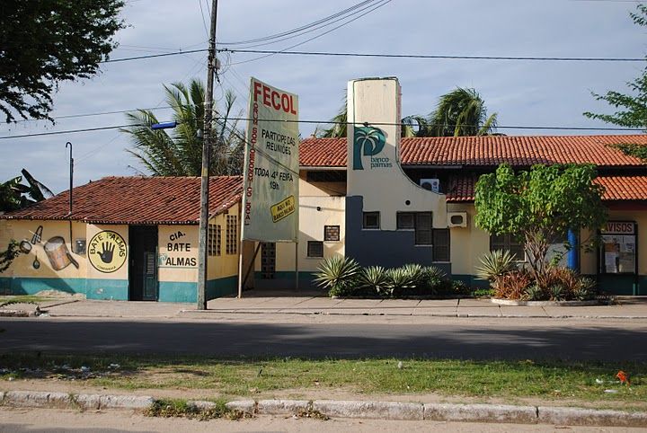 File:Front view Banco Palmas.jpg