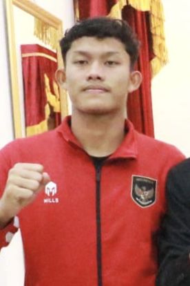 File:Ikram Al Ghifari, Mahyeldi, Nabil Asyura (cropped).jpg