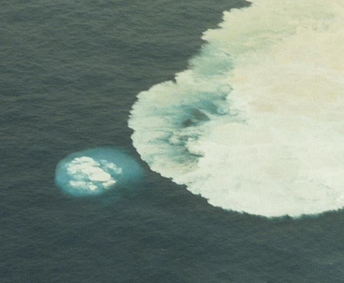 File:Kaitoku Seamount 19840315.jpg