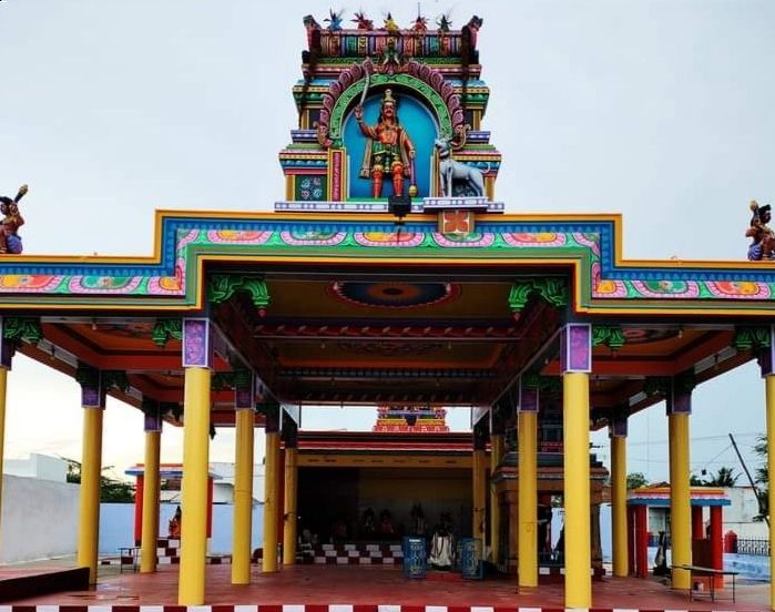 File:Karuppasamy temple, Mela Vellamadam.jpg