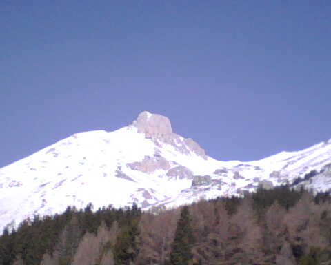 File:Monte Camicia da Fonte Vetica.jpg