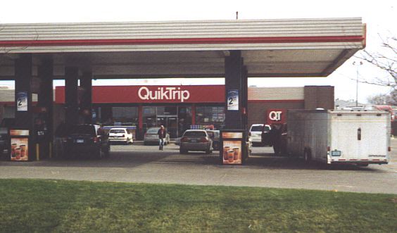 File:QuikTrip, Des Moines, IA.jpg