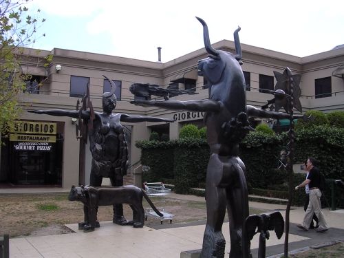 File:Sculptures in malvern square.jpg