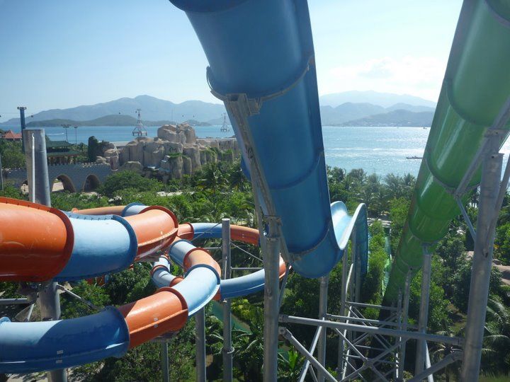 File:Vinpearl waterpark.jpg