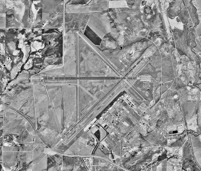 File:Casper-Natrona County International Airport-WY-17Sep1994-USGS.jpg