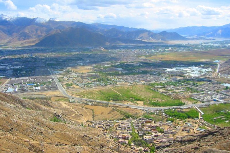 File:Lhasa Valley in Tibet.jpg