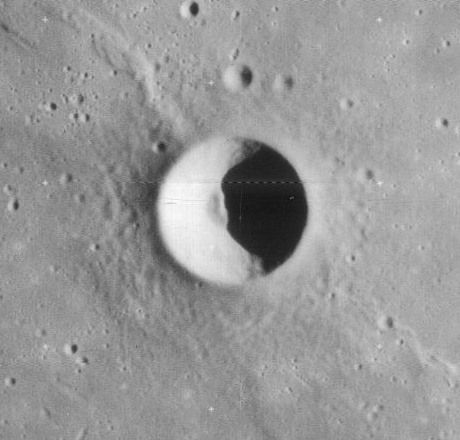 File:Naumann crater 4170 h1.jpg