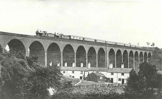 File:Reddish Vale Viaduct 1905.jpg