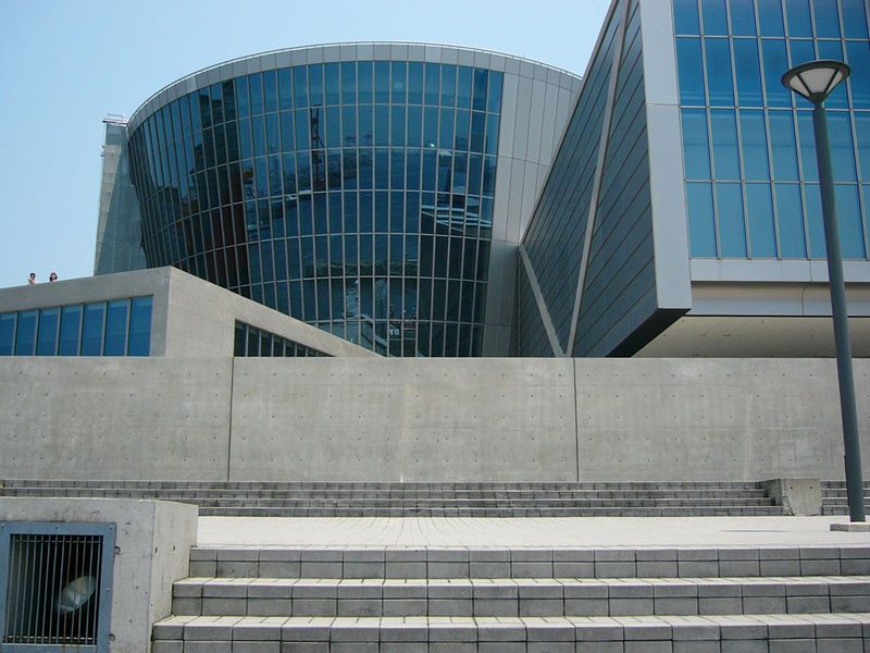 File:Suntory museum osaka01.jpg