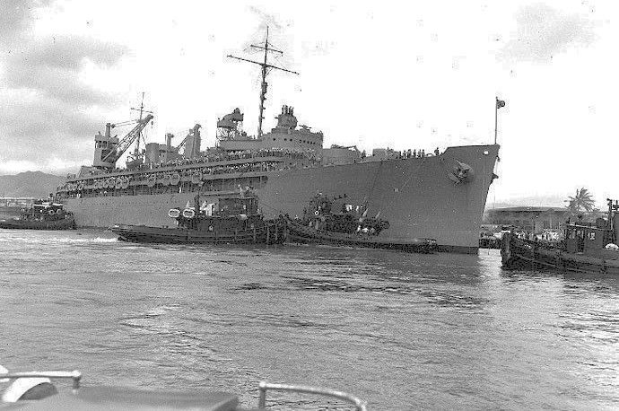 File:USS Nokomis tug YT-142.jpg