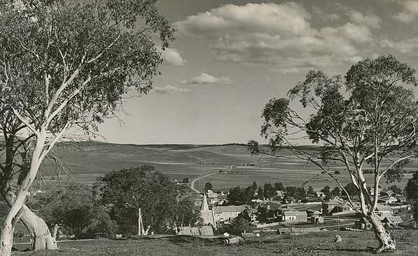 File:View of Adaminaby NSW.jpg