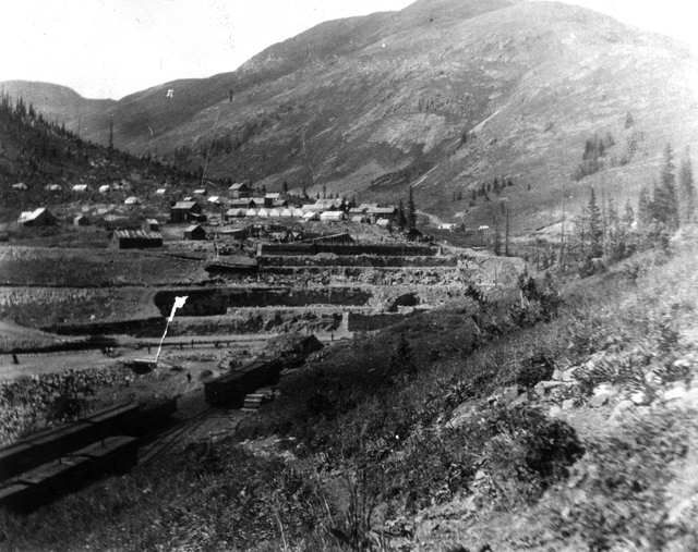 File:Animas Forks railroad & town.jpg