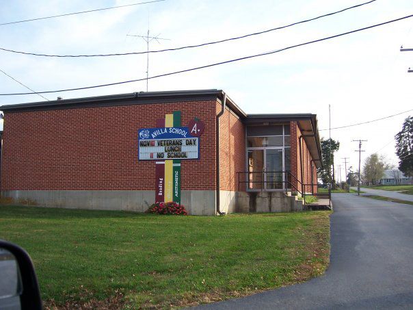 File:Avilla School.jpg