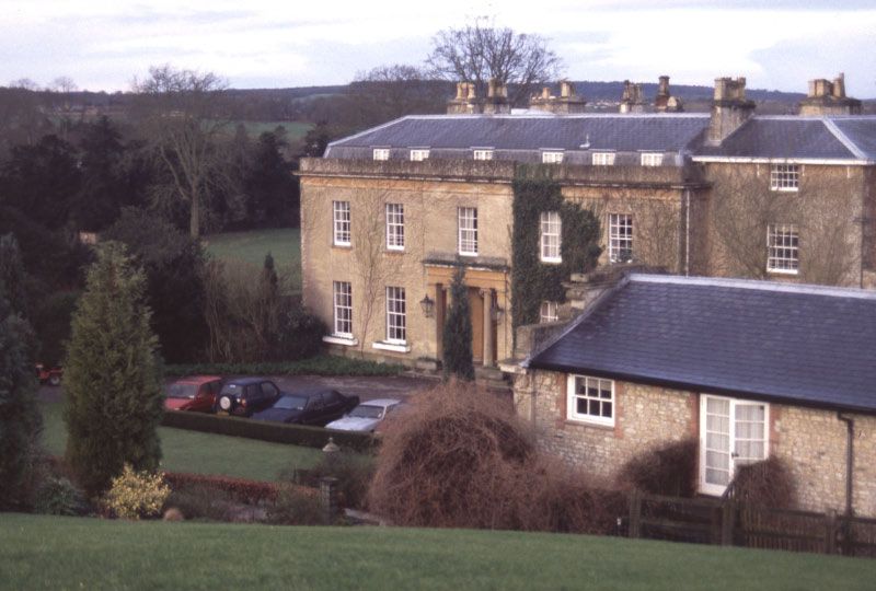 File:Bishopstrow House (geograph 3177787).jpg