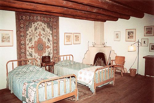 File:Blumenschein House Bedroom2 Taos.jpg