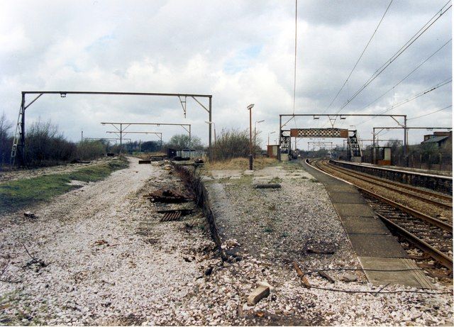 File:Godley East railway station in 1989.jpg