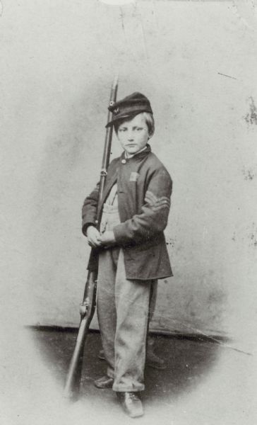 File:John Clem with gun.jpg