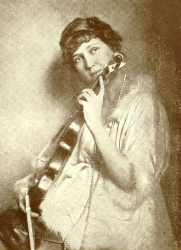 File:Marta Linz 1922.jpg