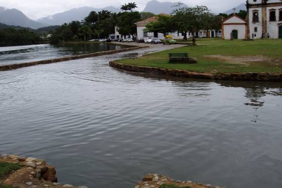 File:Paraty flooded 2.jpg