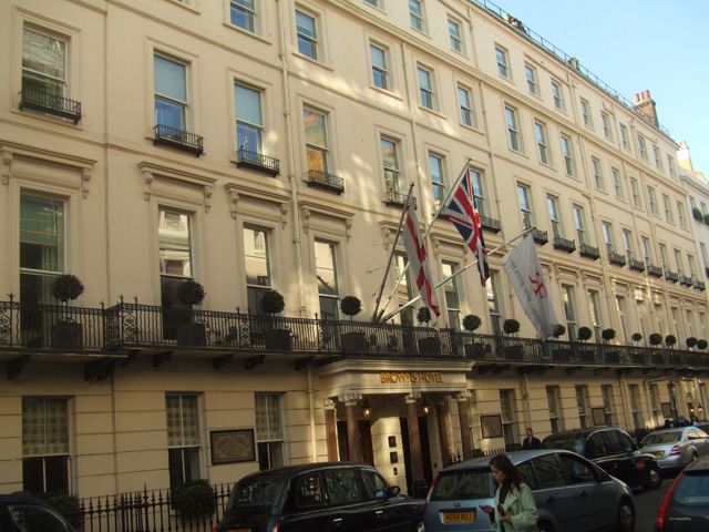 File:Brown's Hotel London.jpg