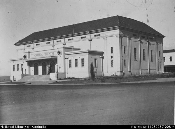 File:CapitolTheatreManukapic583Alb827.jpg