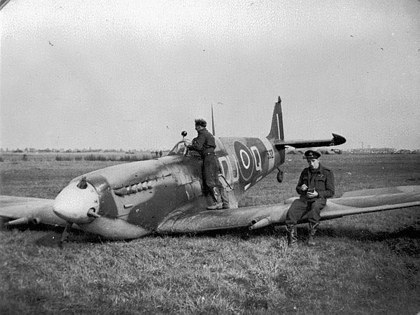 File:Crashlanded Spitfire of No. 485 Squadron, 1943-44.jpg